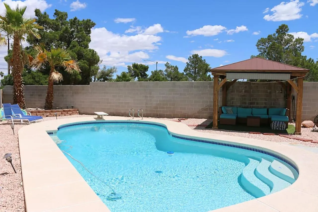 Vegas Getaway, Pool, Basket Ball, Games, Cook Las Vegas