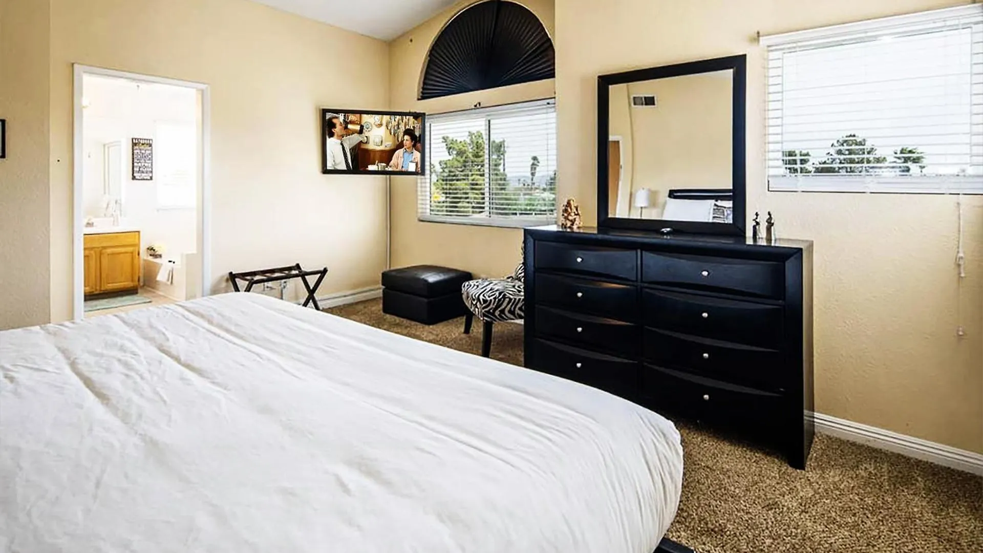 Vegas Getaway, Pool, Basket Ball, Games, Cook Las Vegas USA